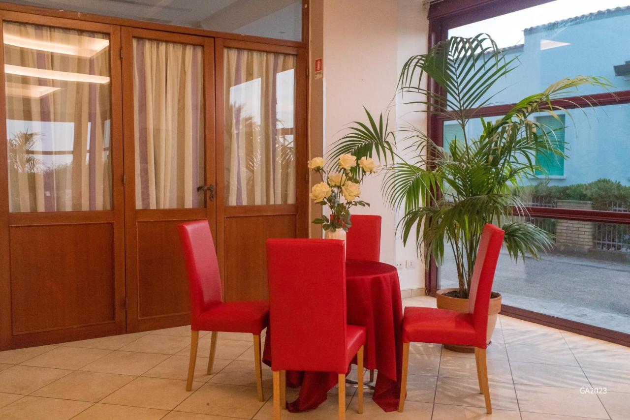 Hotel Spiaggia Villa Paola Беллария-Иджеа-Марина Экстерьер фото