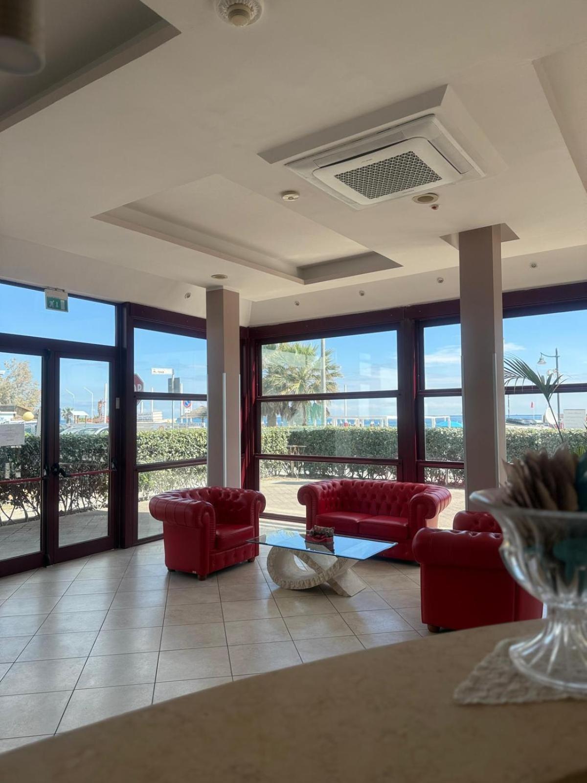Hotel Spiaggia Villa Paola Беллария-Иджеа-Марина Экстерьер фото