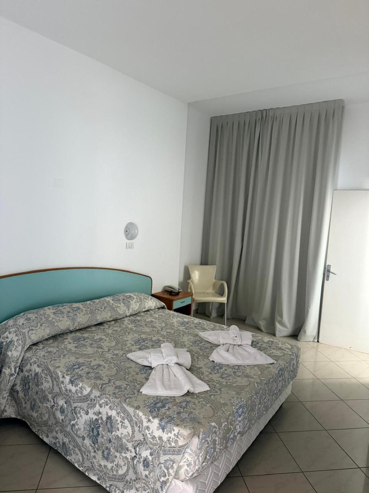 Hotel Spiaggia Villa Paola Беллария-Иджеа-Марина Экстерьер фото