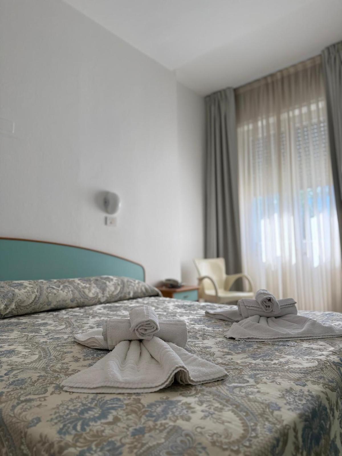 Hotel Spiaggia Villa Paola Беллария-Иджеа-Марина Экстерьер фото
