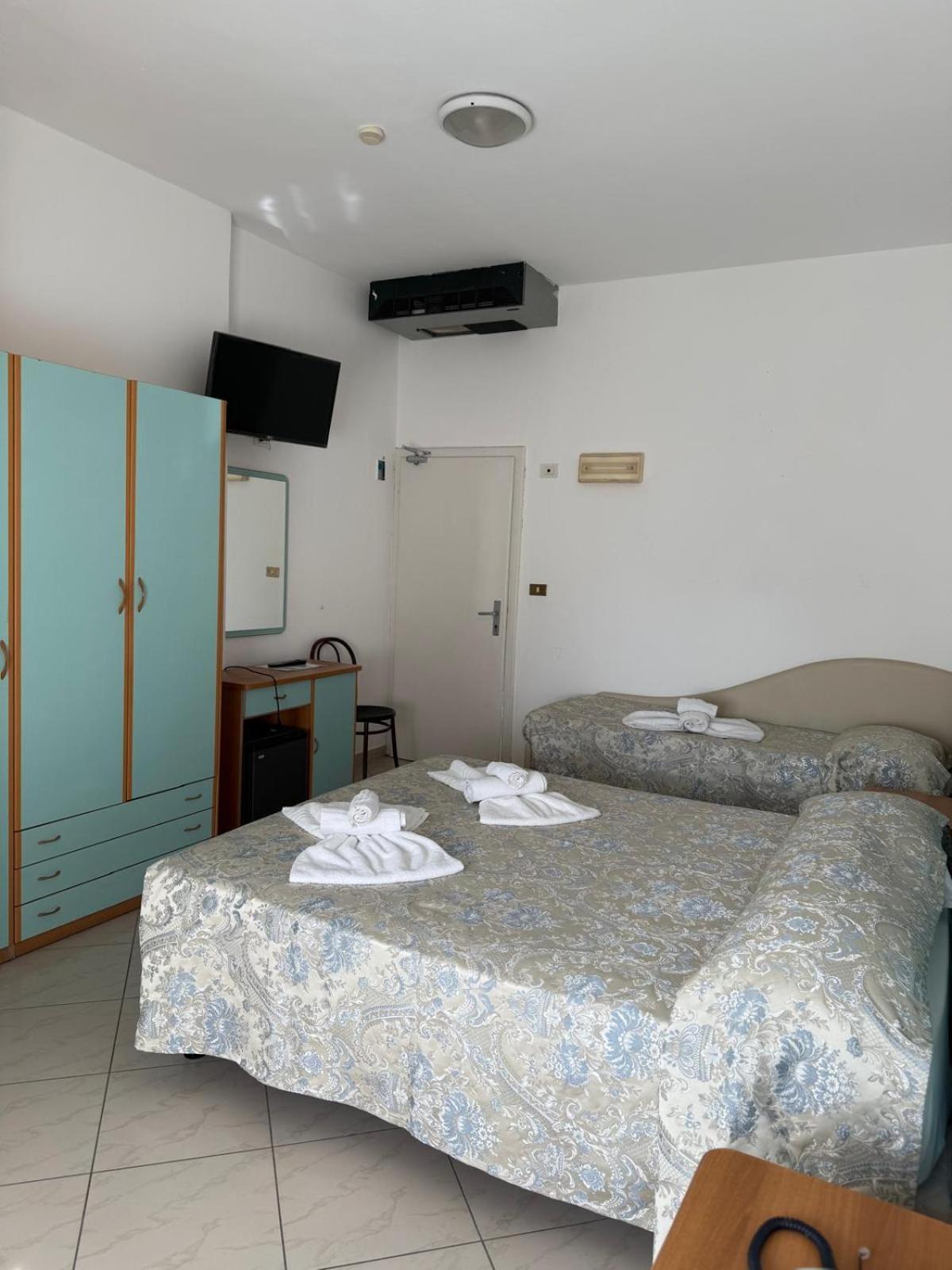 Hotel Spiaggia Villa Paola Беллария-Иджеа-Марина Экстерьер фото